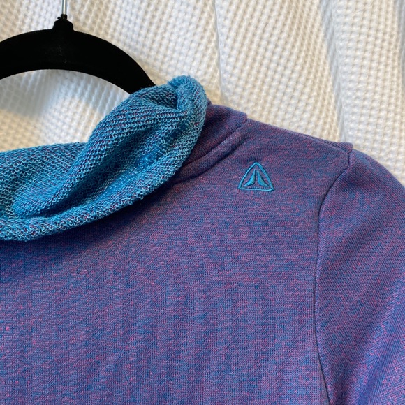 Pull Over Sweater - Picture 2 of 7